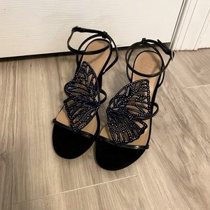 New never worn GORGEOUS 8 1/2 INC heels WITH BUTTERFLY ACCENT.